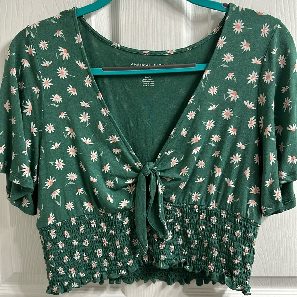 American Eagle Green Floral Crop Blouse Size L